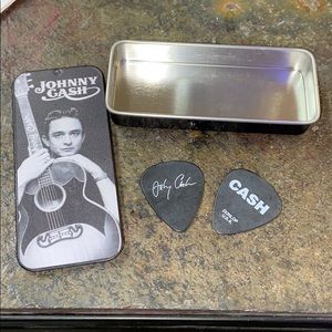 Johnny Cash 2 collectible guitar picks in tin